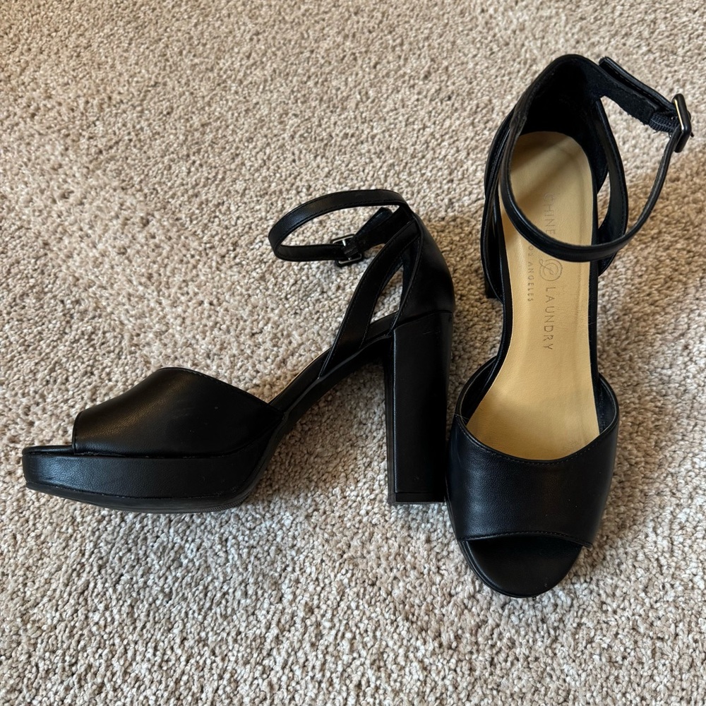 Chinese Laundry | Black Ankle Strap Platform Heels 7.5